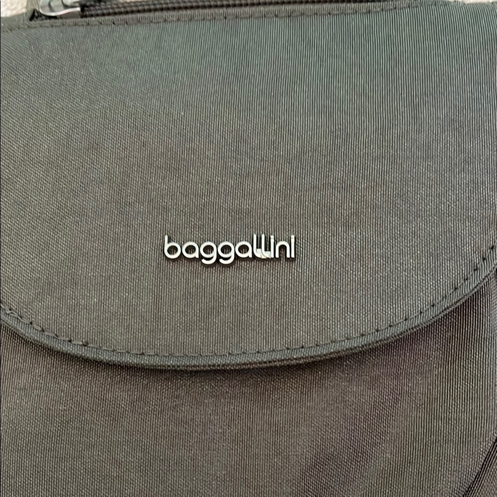 NWOT Baggallini Gray Dash Crossbody Bag - Picture 2 of 7